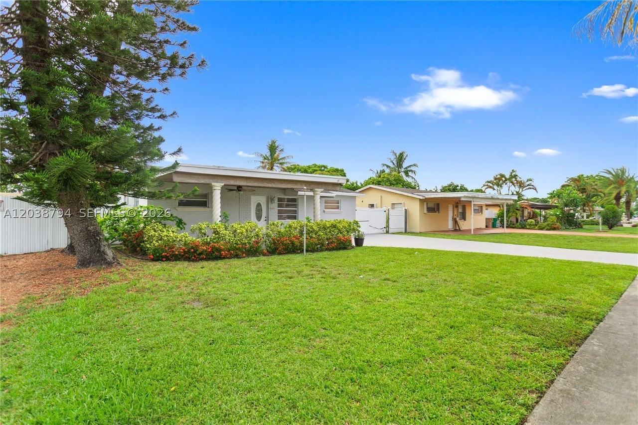 4151 Sw 56th Ave - Photo 4 of 50