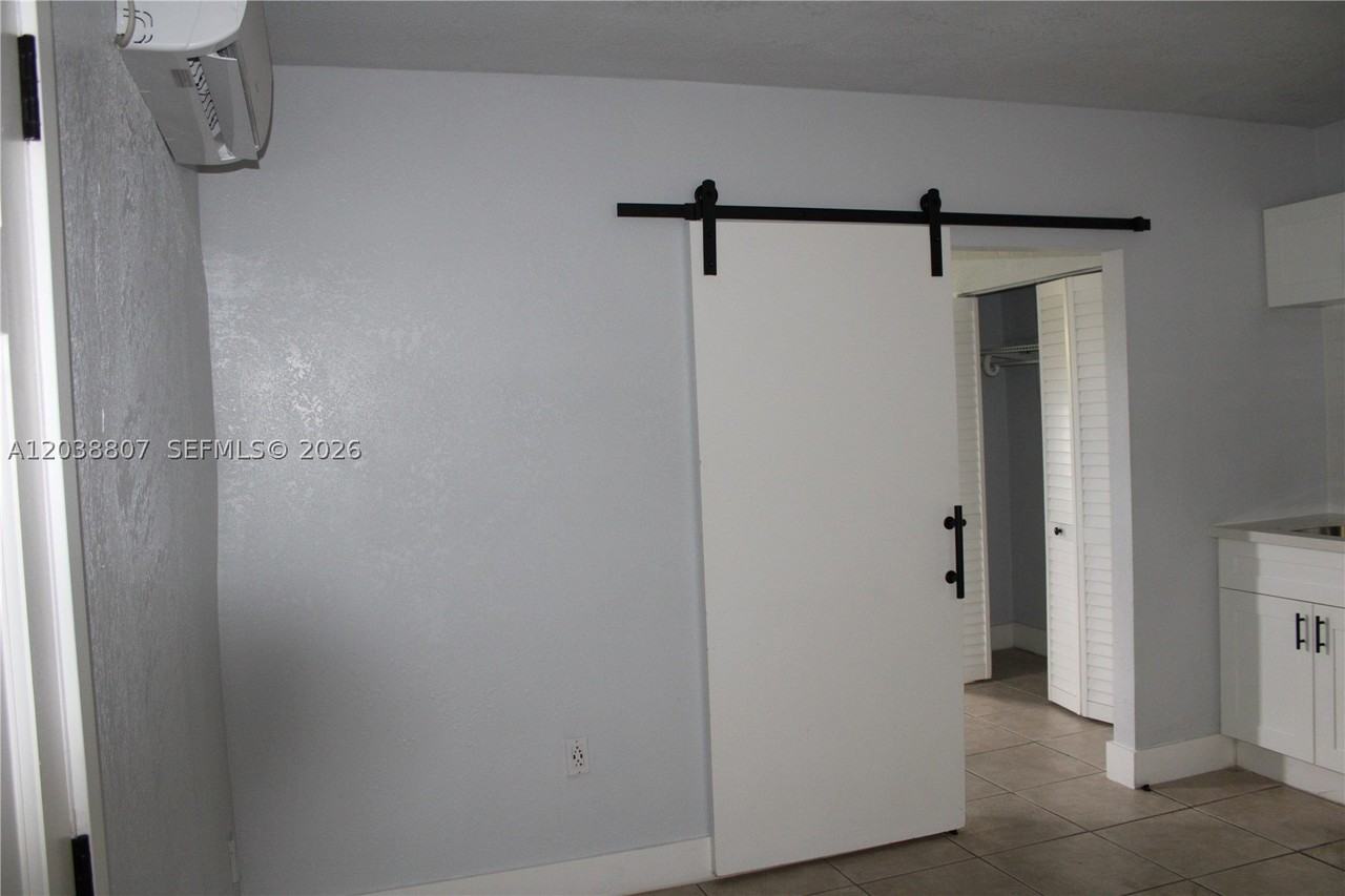 3825 Sw 88th Ct #B - Photo 4 of 15