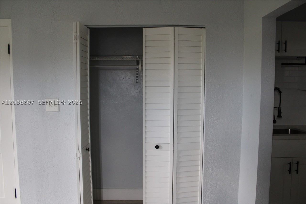 3825 Sw 88th Ct #B - Photo 6 of 15