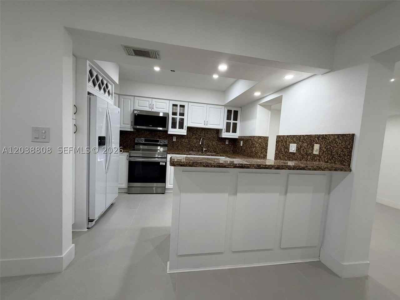 501 Nw 25th Ct #501A - Photo 5 of 9