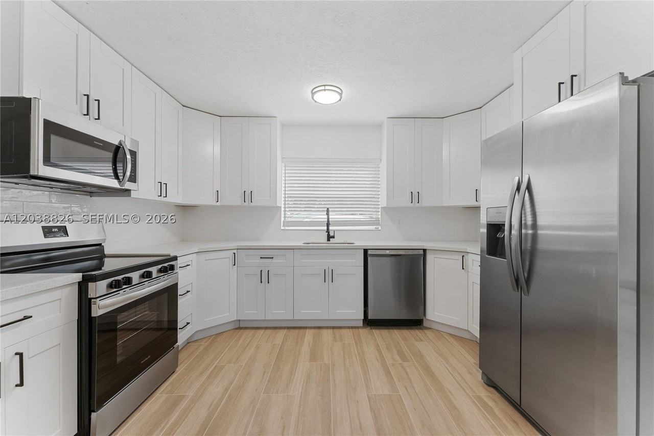 10261 Nw 35th St #10 - Photo 2 of 17