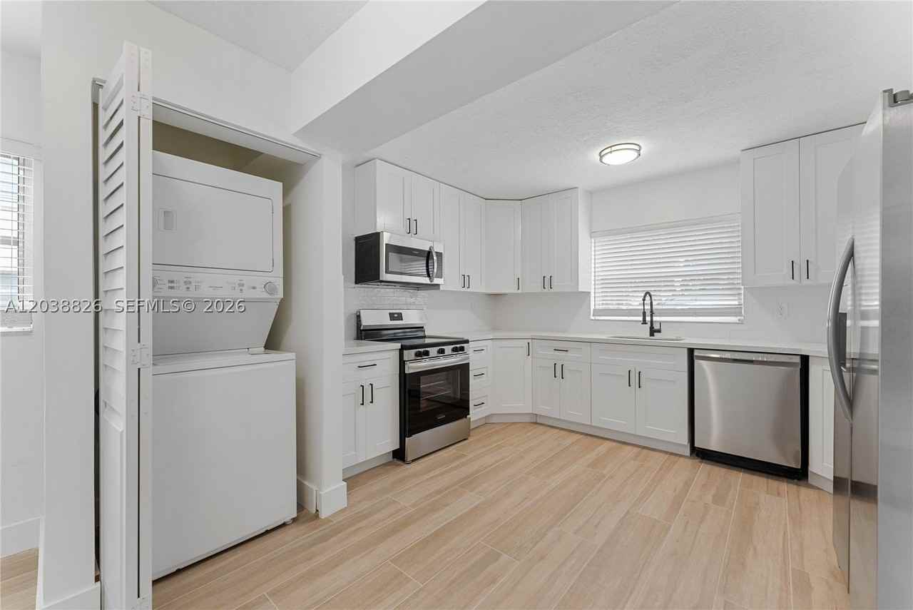 10261 Nw 35th St #10 - Photo 3 of 17