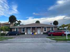featured image of 1533 W 26th Ct #2B