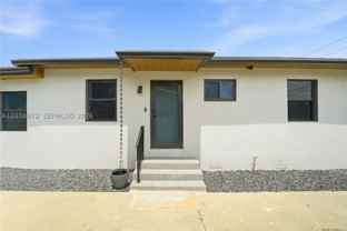 1861 Nw 27th St #2 - Photo 1 of 1