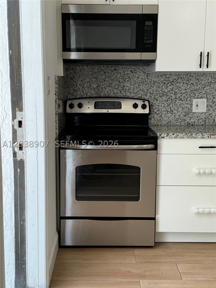 8275 Sw 205th Ter - Photo 2 of 20