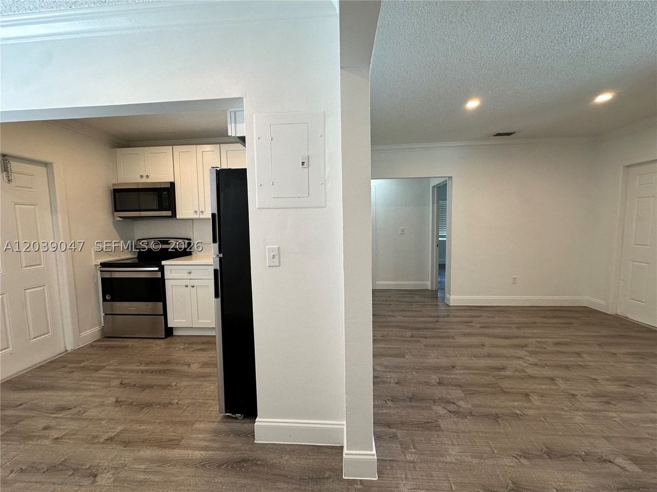 1737 Liberty St #10 - Photo 6 of 39