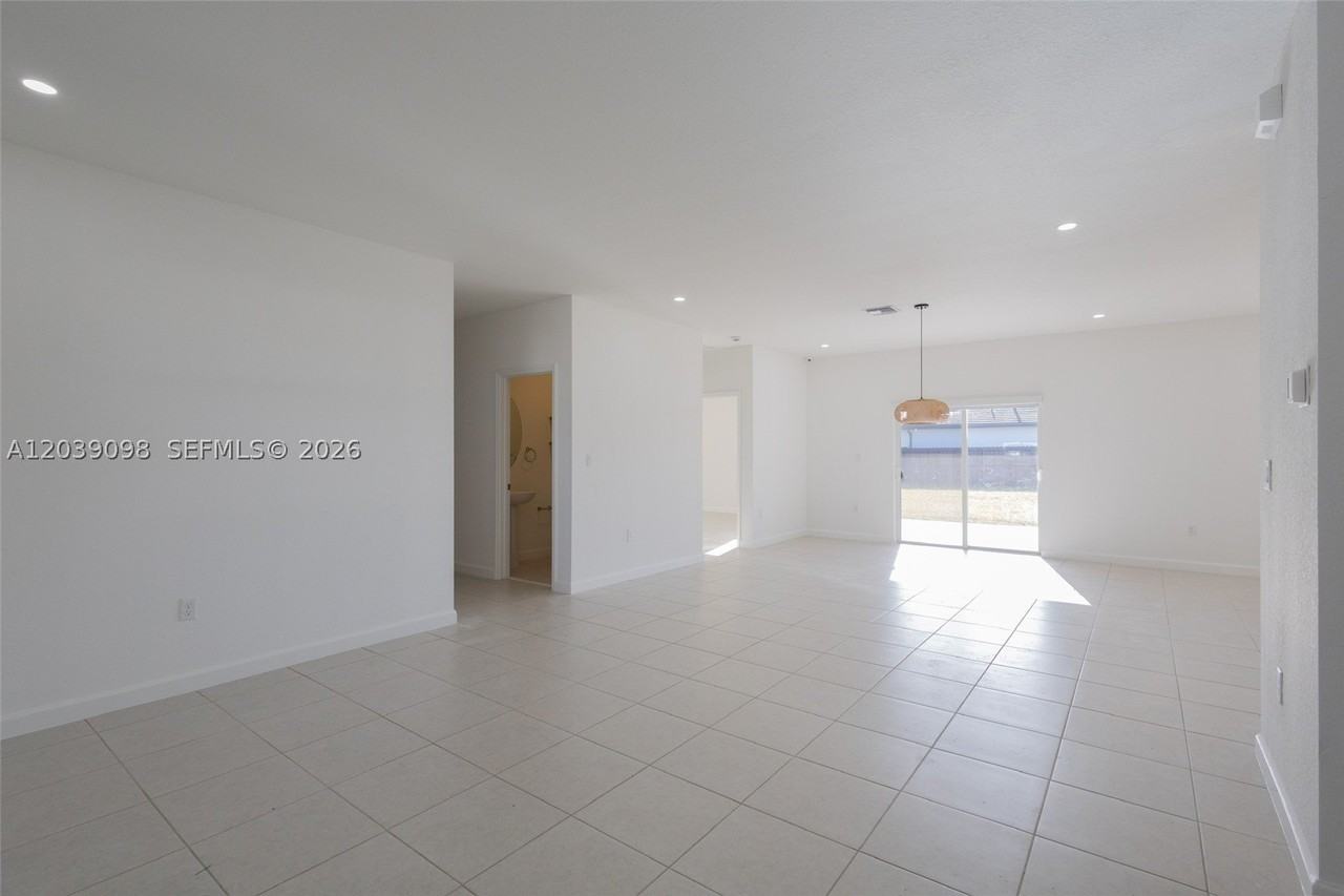 29071 Sw 171st Ave #0 - Photo 3 of 33