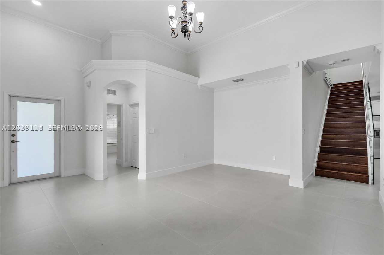 7482 Nw 21st Ct - Photo 5 of 39