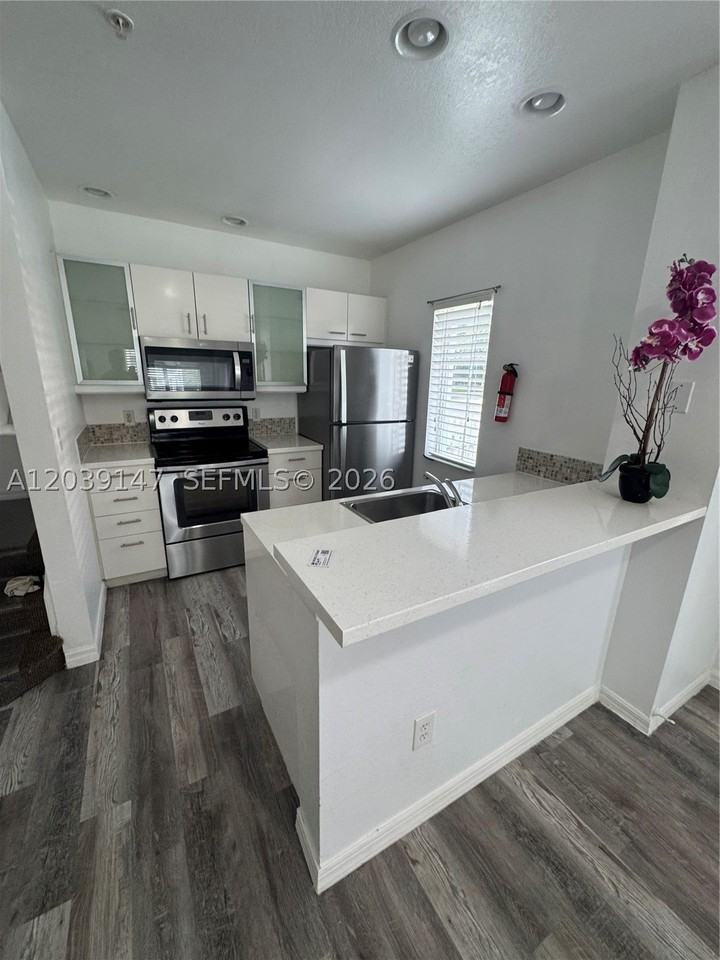 4006 Santa Maria Dr #108 - Photo 3 of 14