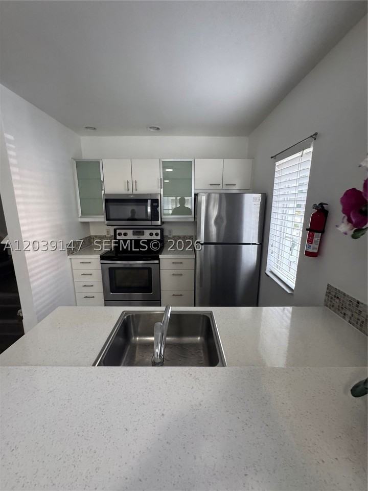 4006 Santa Maria Dr #108 - Photo 4 of 14