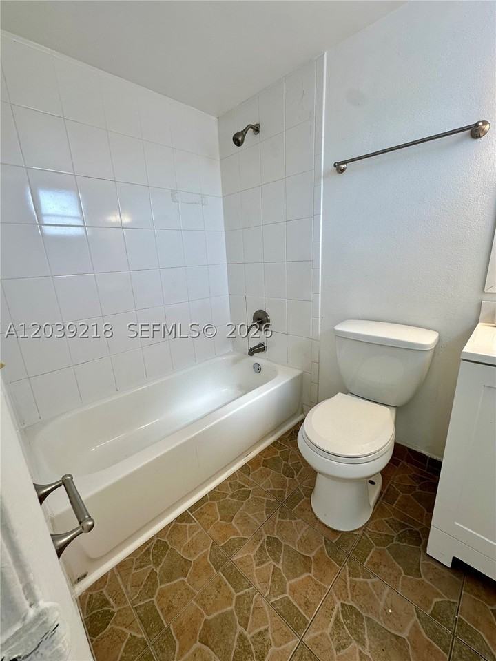 101 Ne 41st St #G117 - Photo 6 of 13