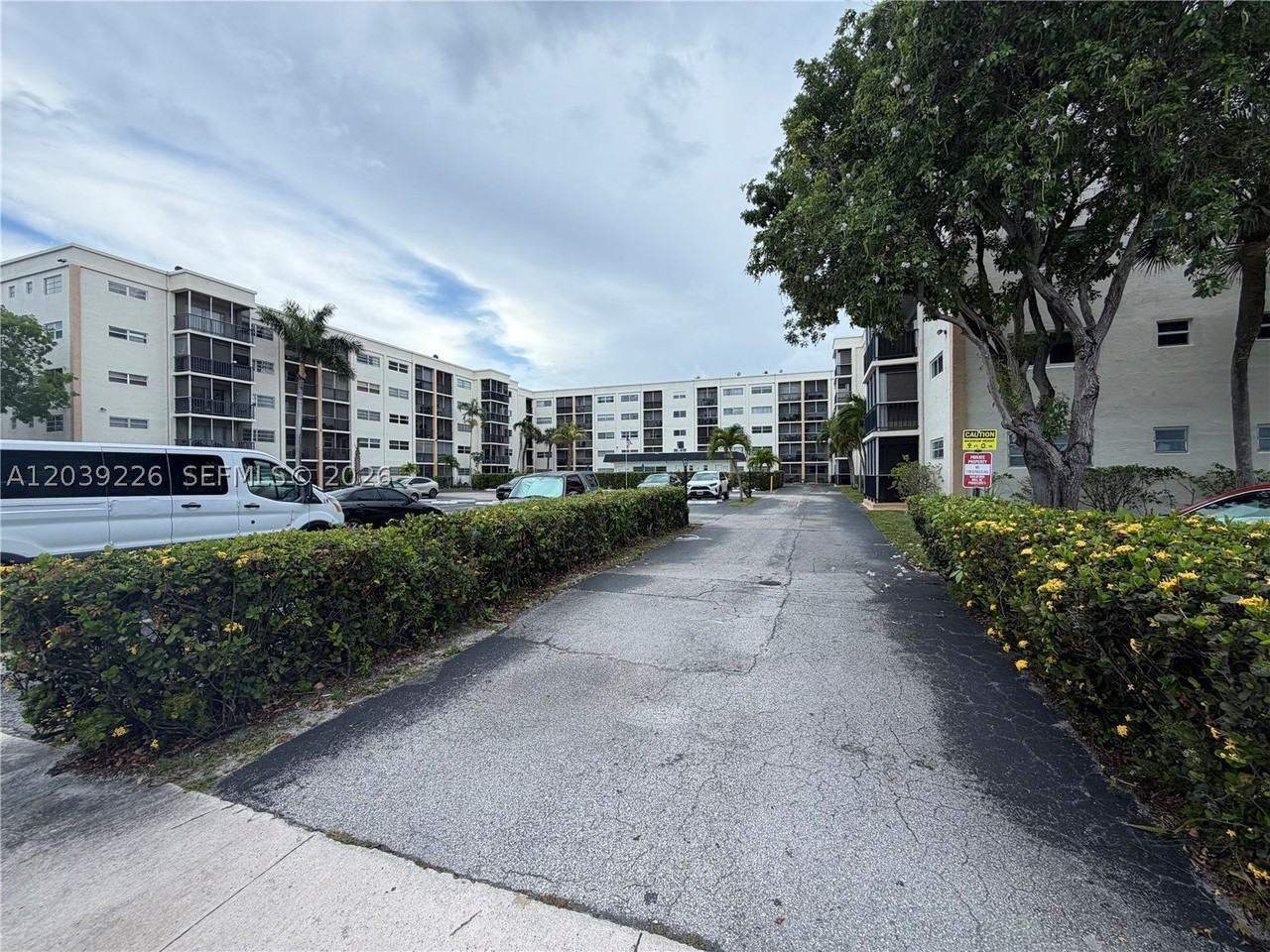 220 Sw 9th Ave #402