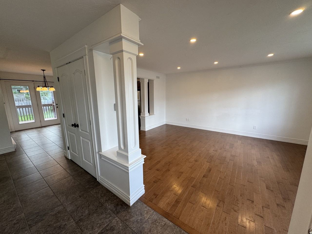 27/29 Naples Dr #29 - Photo 5 of 39