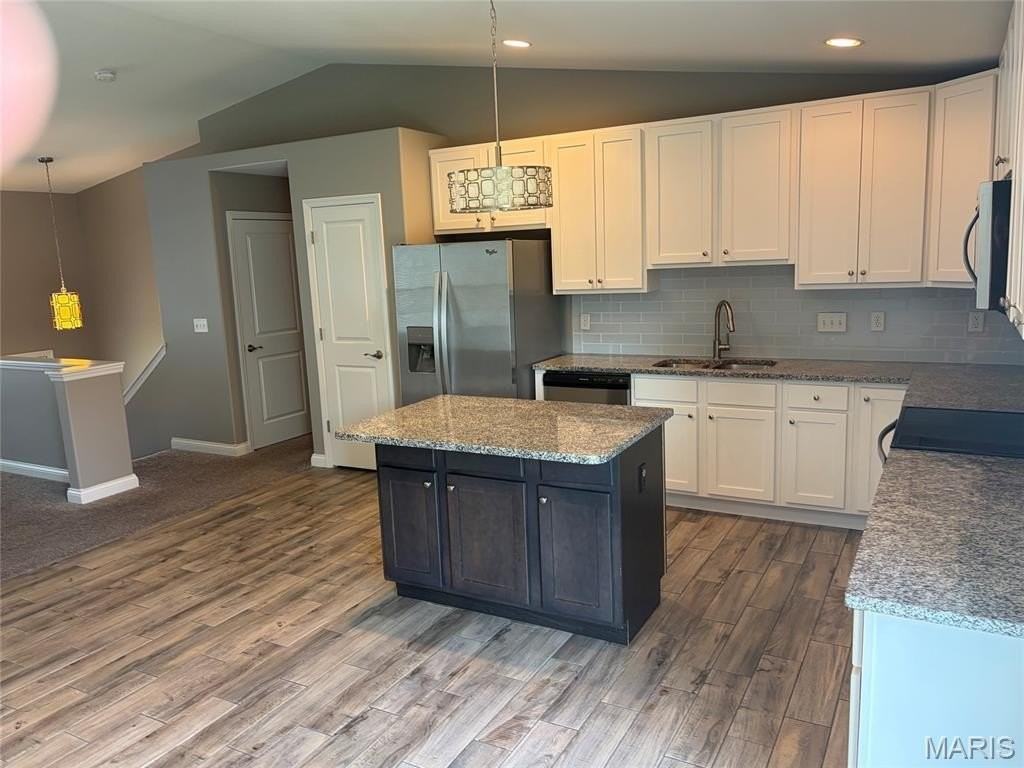 442 Honeysuckle Creek Dr - Photo 5 of 17