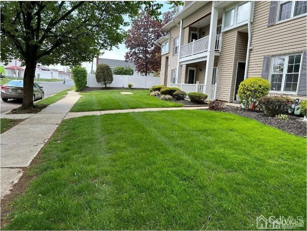 906 Montague Ave - Photo 3 of 8