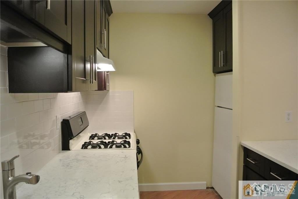 20 New Rd Apt 7 #7 - Photo 4 of 15