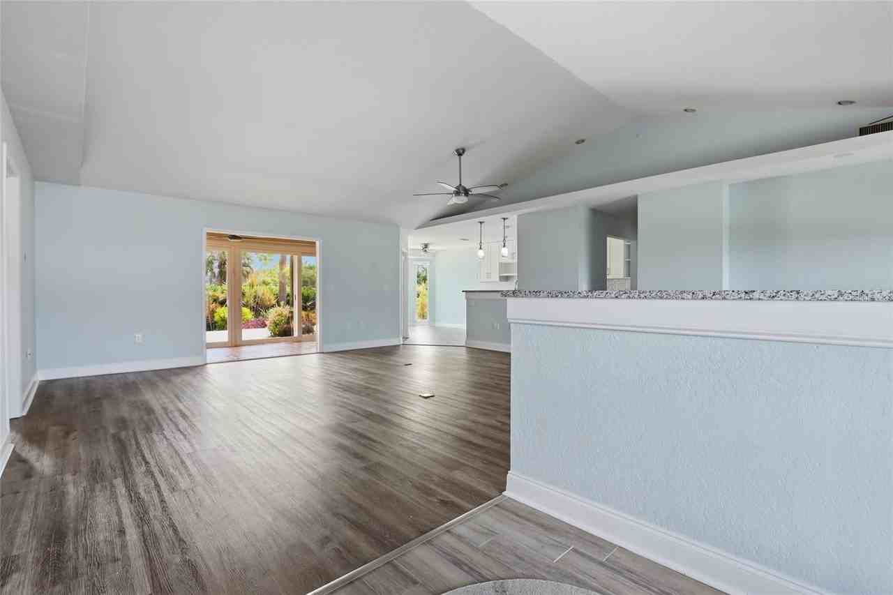 5207 86th Street Ct W - Photo 5 of 36
