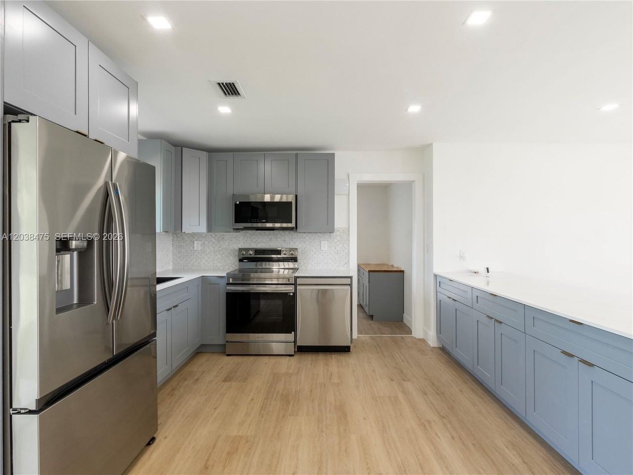 14414 Sw 105th Ct - Photo 3 of 8