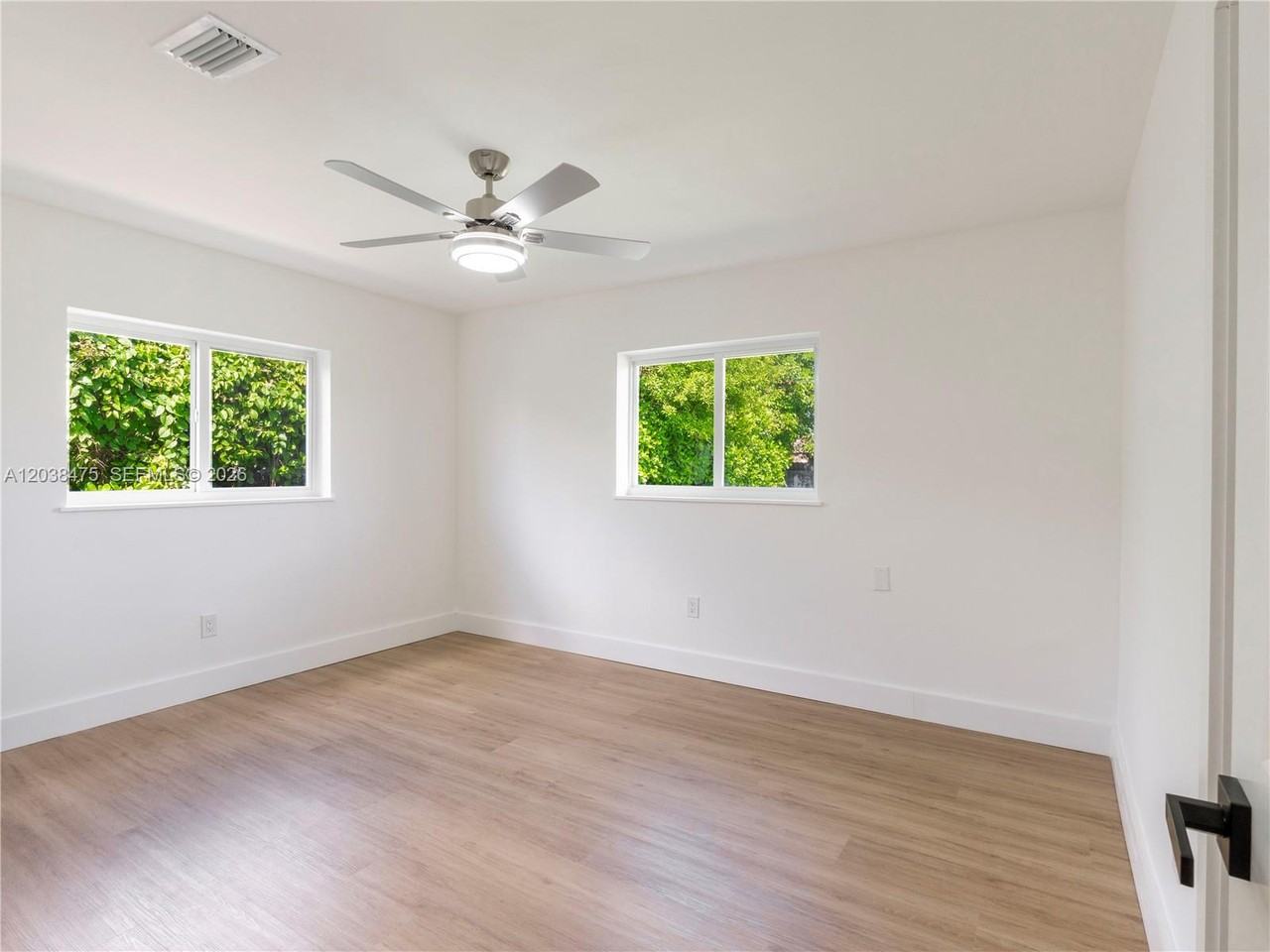 14414 Sw 105th Ct - Photo 6 of 8