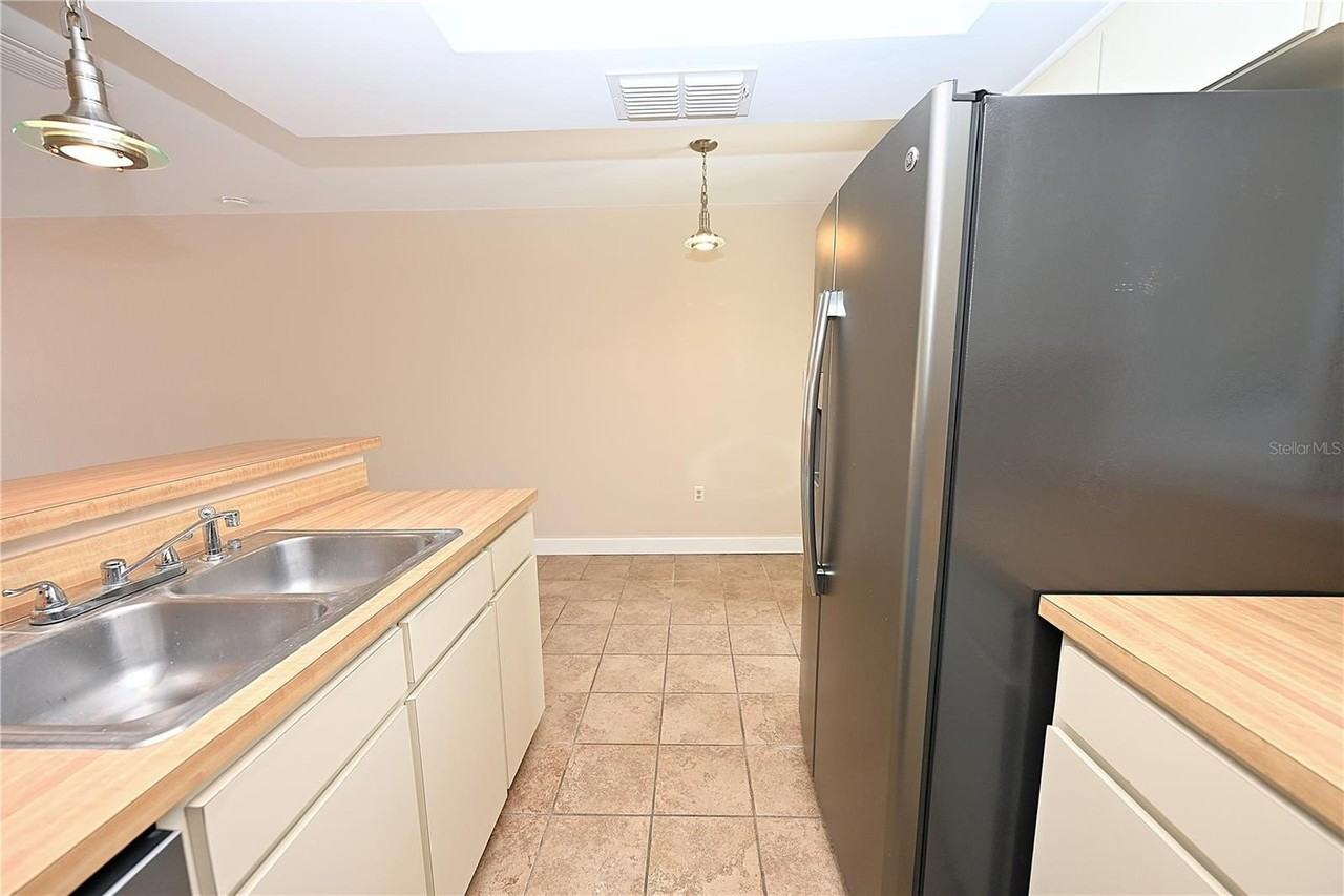 349 Market Sq E - Photo 5 of 37