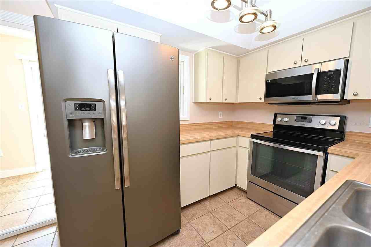 349 Market Sq E - Photo 6 of 37