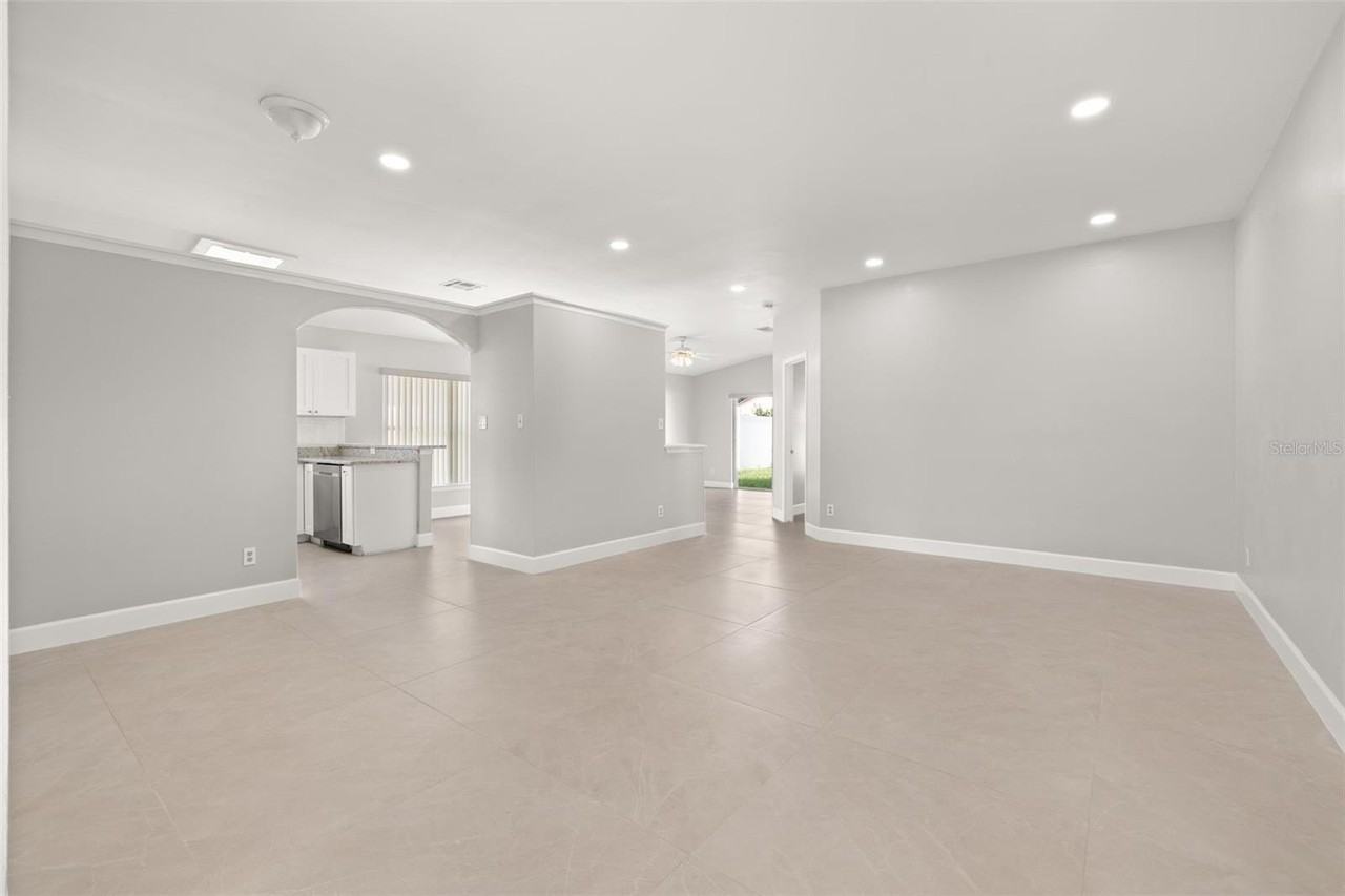 11218 Worley Ave - Photo 6 of 41