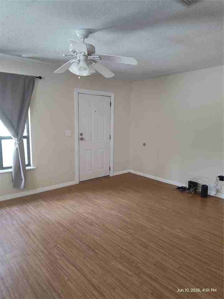 140 Bay Rd - Photo 7 of 22