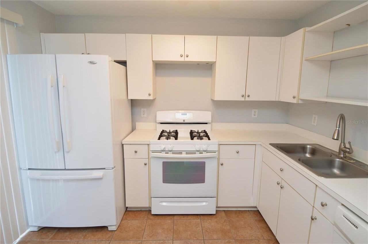 11116 Lake Tahoe Dr - Photo 4 of 36