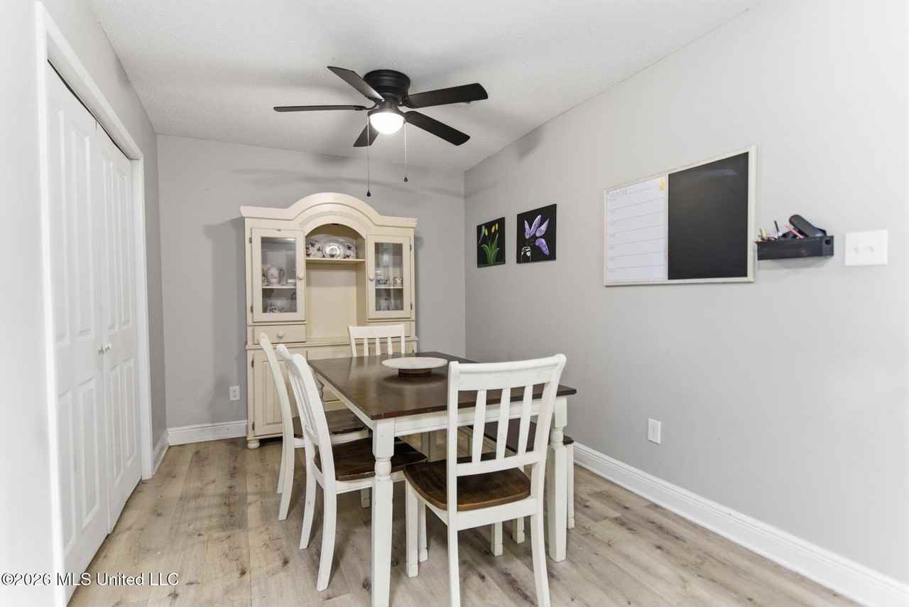 2616 W Angela Cir - Photo 7 of 33
