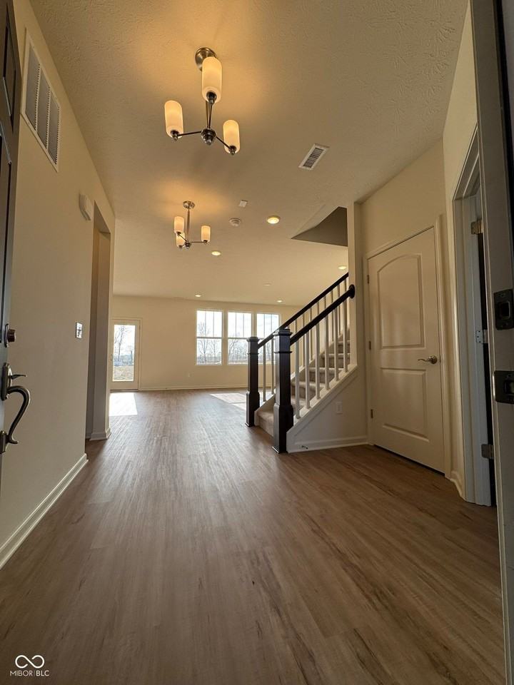 6837 Bridle Oaks Ct - Photo 7 of 39