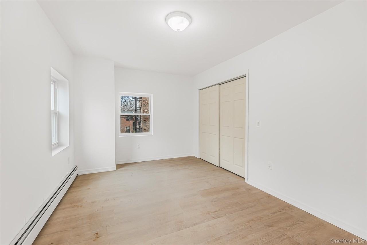 389 Jerome St - Photo 6 of 14