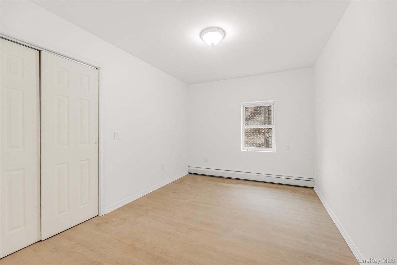 389 Jerome St - Photo 7 of 14