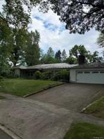featured image of 10 Hampton Rd