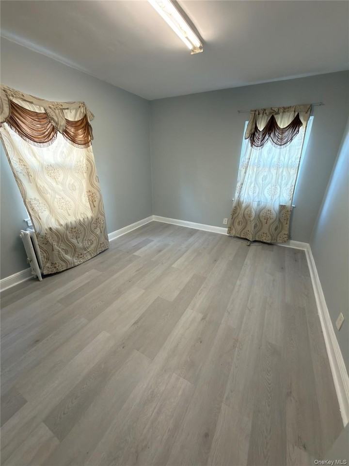 18316 64th Ave - Photo 3 of 12