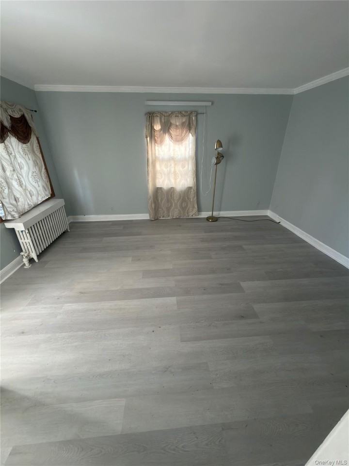 18316 64th Ave - Photo 4 of 12