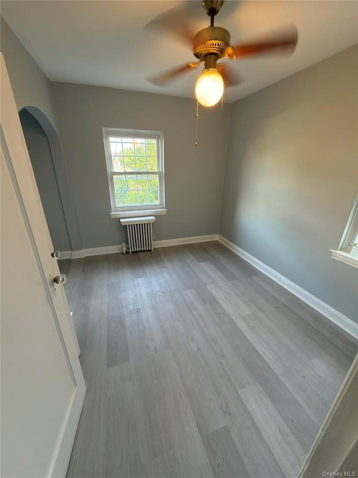 18316 64th Ave - Photo 5 of 12