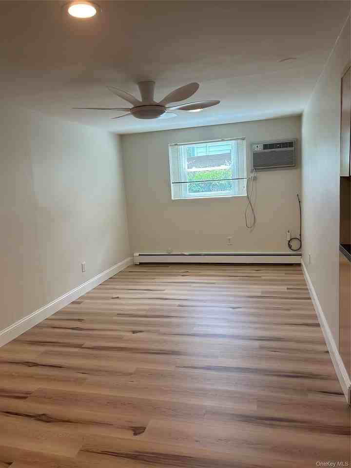 73 Ellensue Dr - Photo 4 of 8