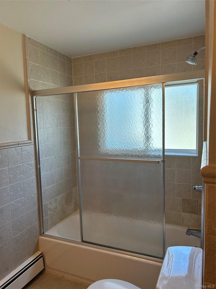 73 Ellensue Dr - Photo 6 of 8