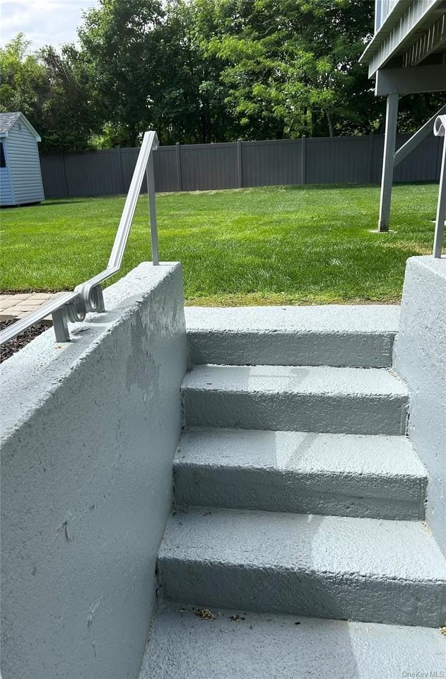 73 Ellensue Dr - Photo 7 of 8