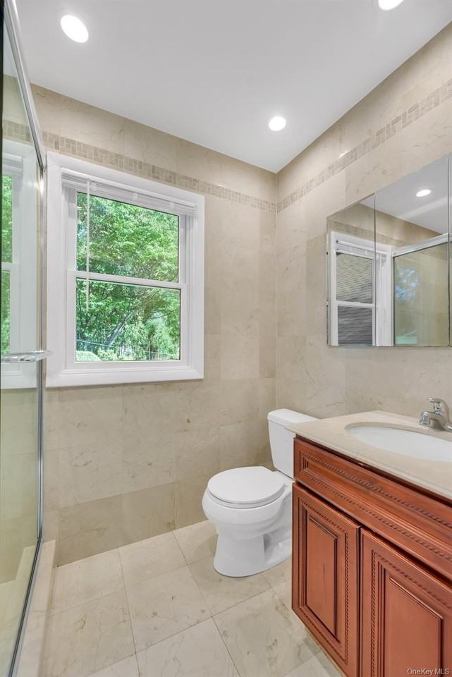49 Henry St - Photo 7 of 19