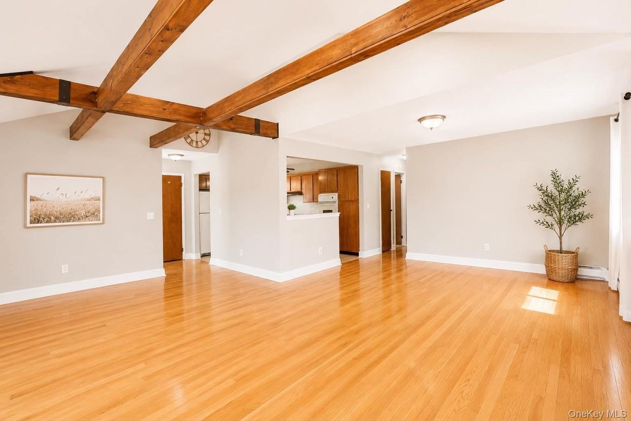 26 Lancaster Rd - Photo 3 of 17