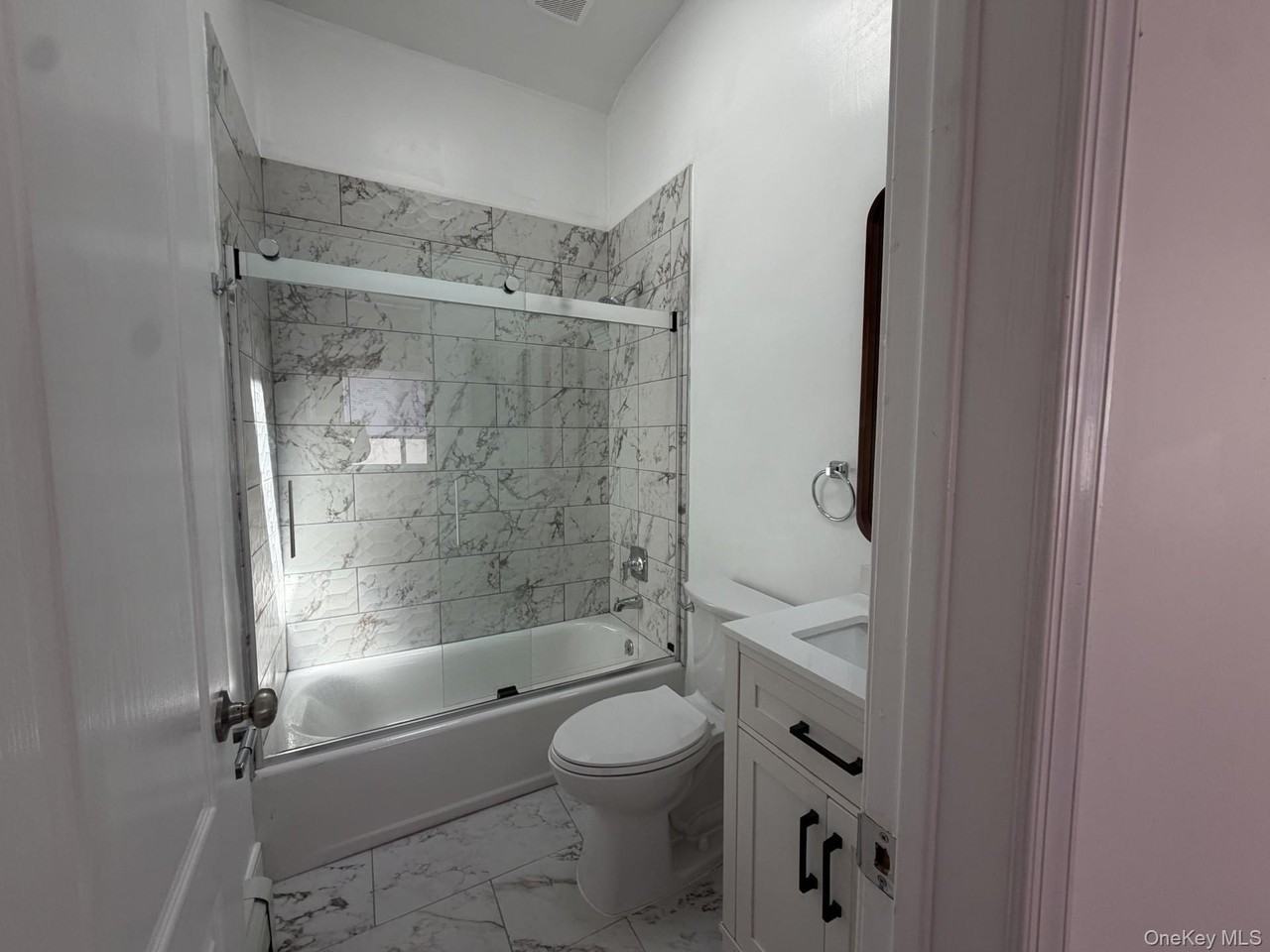 57 Dunwood Rd #B - Photo 5 of 8