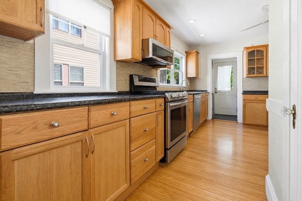 9 Seagrave Rd #1 - Photo 6 of 16