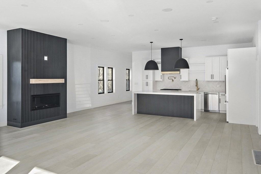 21 Woodbine St #21 - Photo 2 of 31