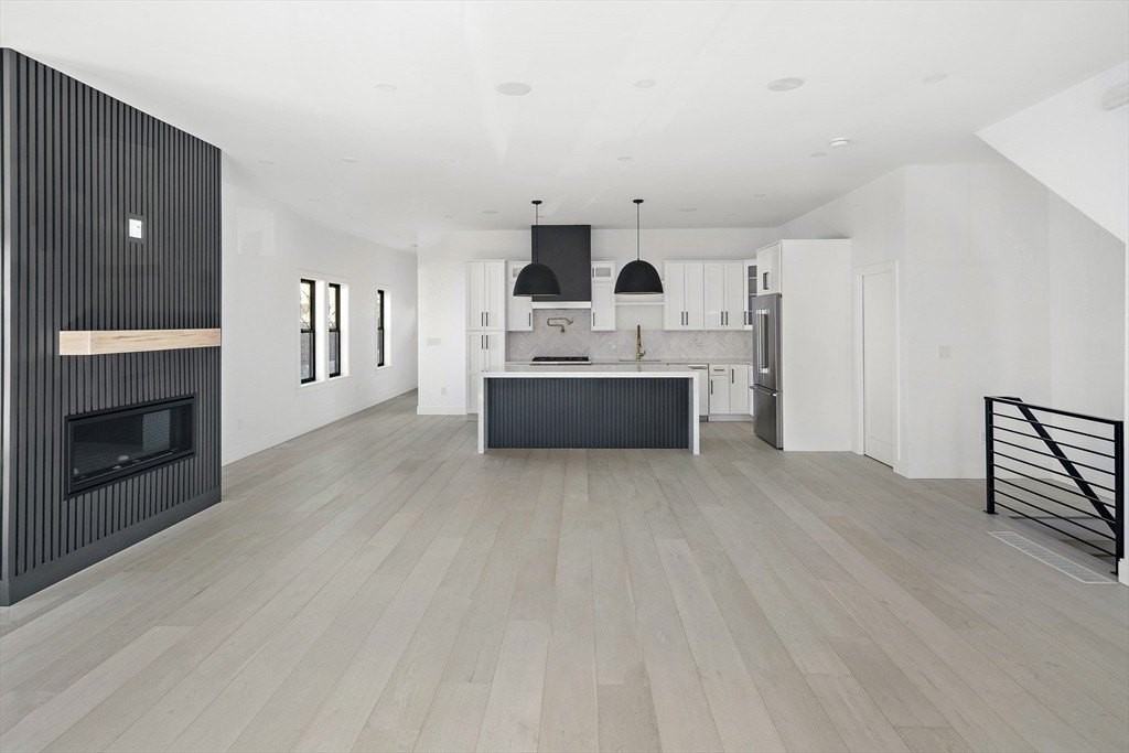 21 Woodbine St #21 - Photo 3 of 31