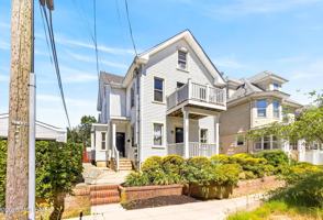 featured image of 907 Bond St #2