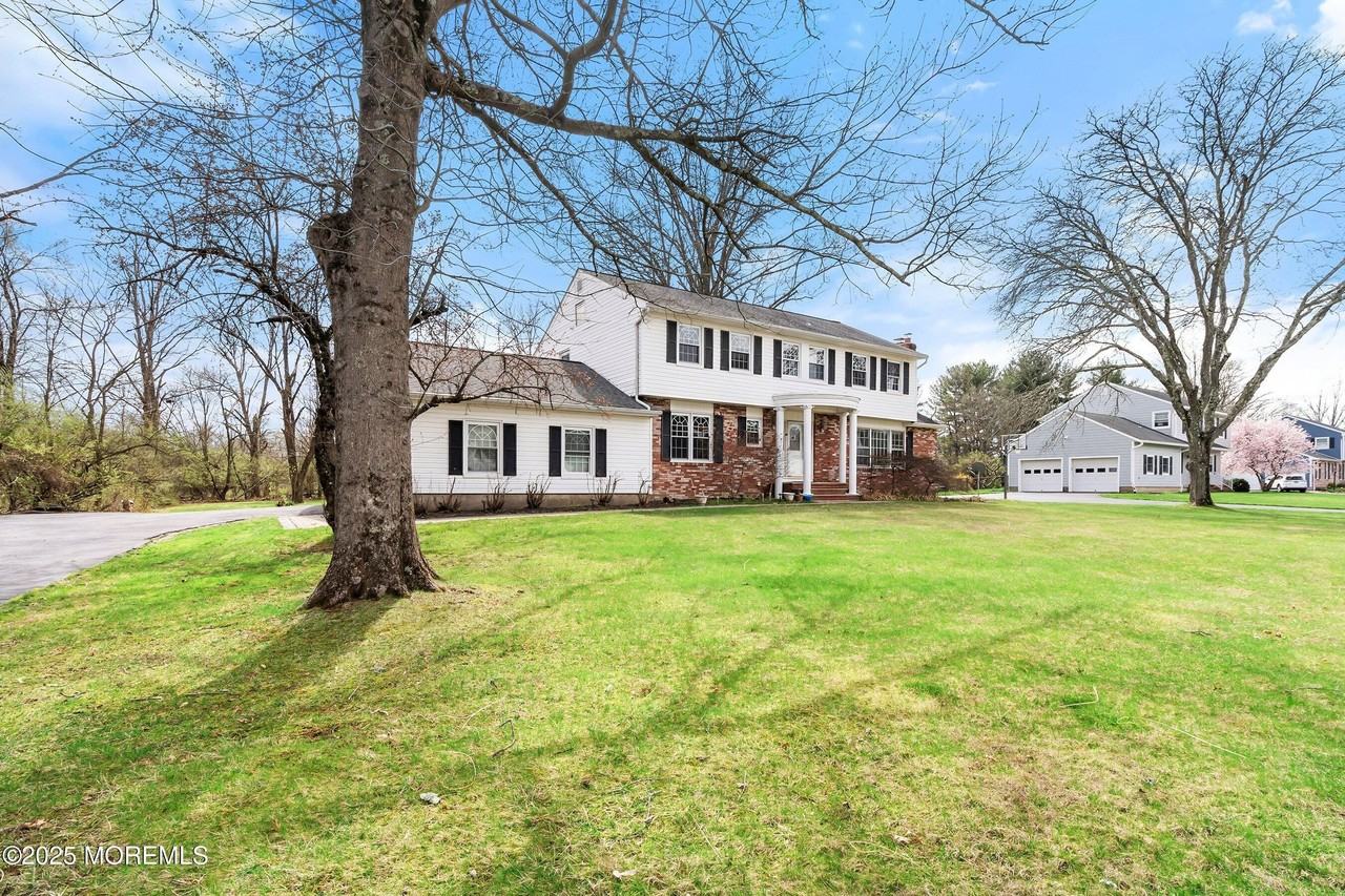 10 Monroe Ct - Photo 2 of 37