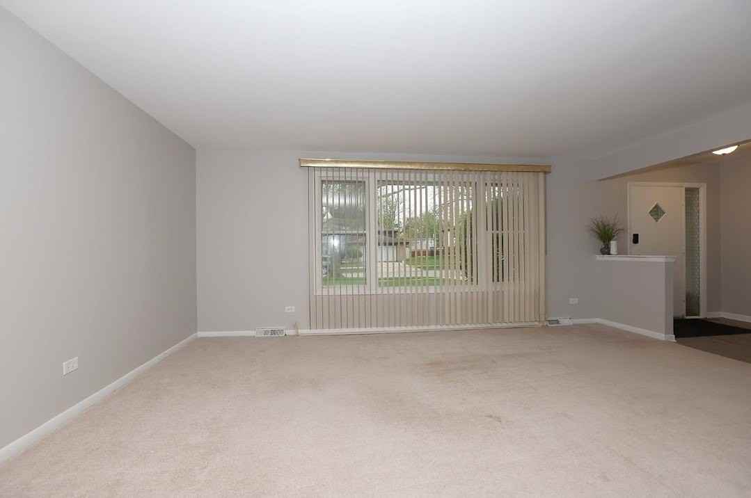 6024 Aspen Ln - Photo 5 of 40