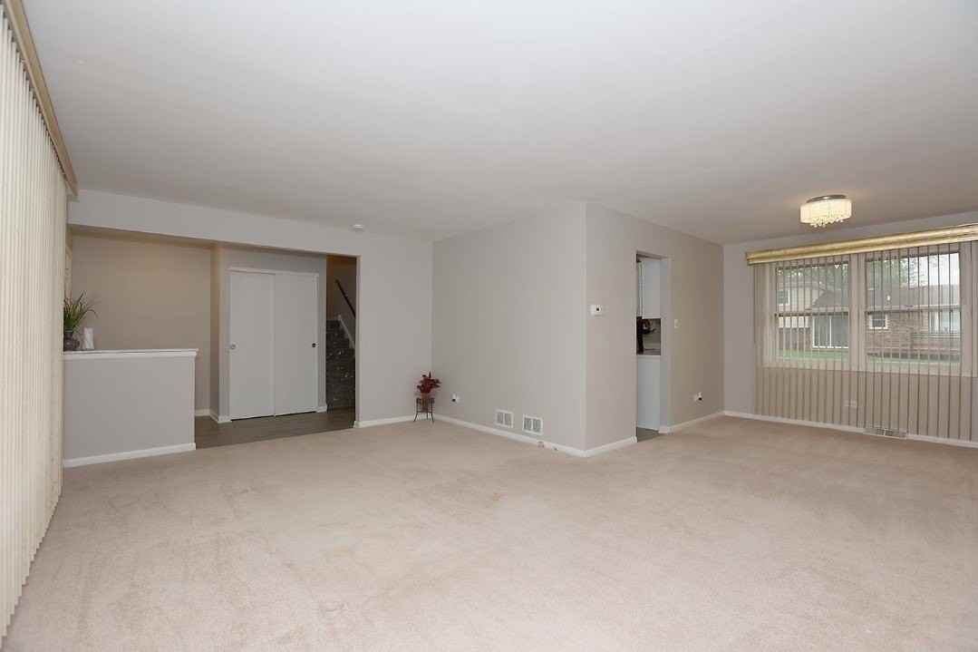 6024 Aspen Ln - Photo 7 of 40