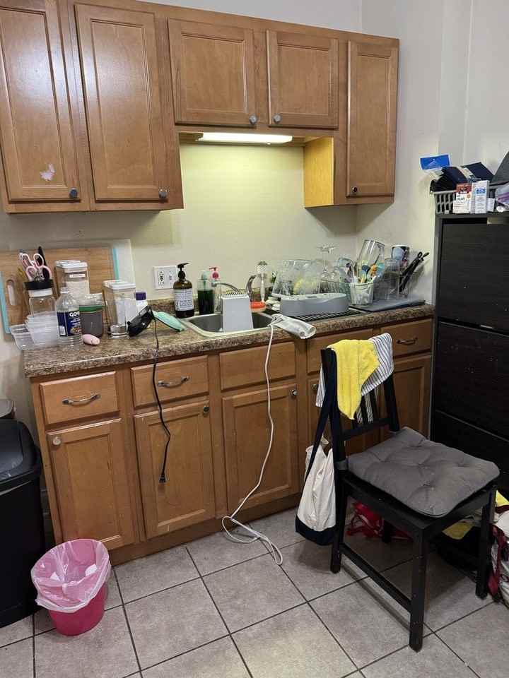 3145 S May St #1F - Photo 5 of 11